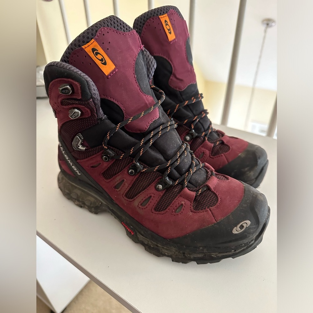 Salomon high top hiking backpacking boots Women’s